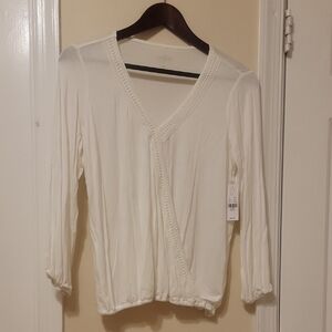 NY&C Cream V-Neck Blouse